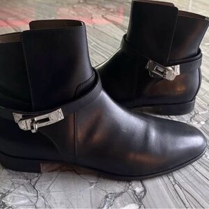 Hermes Neo Ankle Leather Boots in Black
Calfskin (Sz 41) US 11